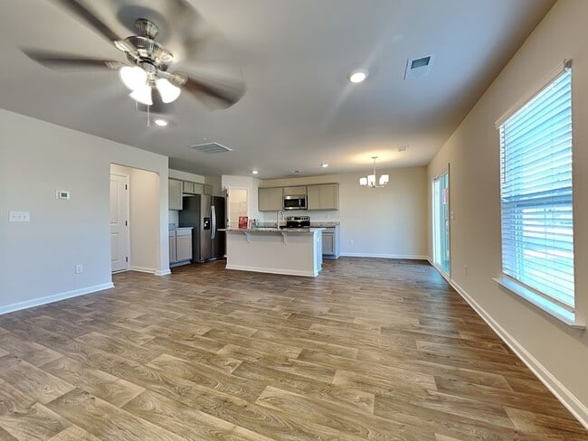 Photo - 437 Red Poll Wy