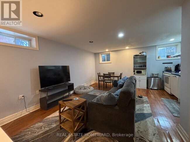 Photo - 82 Hubbard Blvd Unité Basement