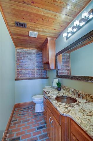 Photo - 716 Edwards St