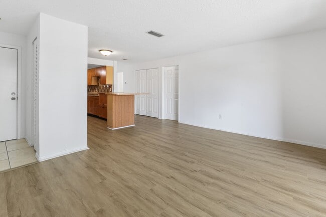 Building Photo - 3bd Rental by Clark & Beneva Rd with Amenities!!!