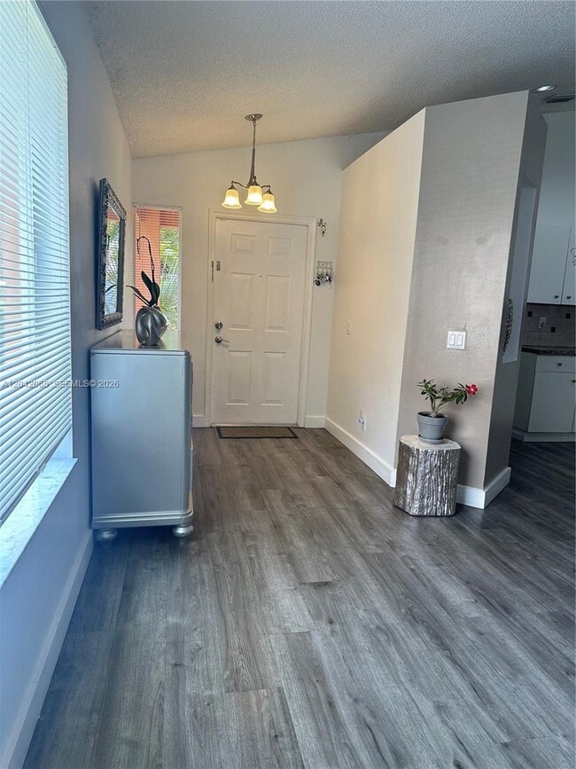Photo - 4025 Pine Ridge Ln