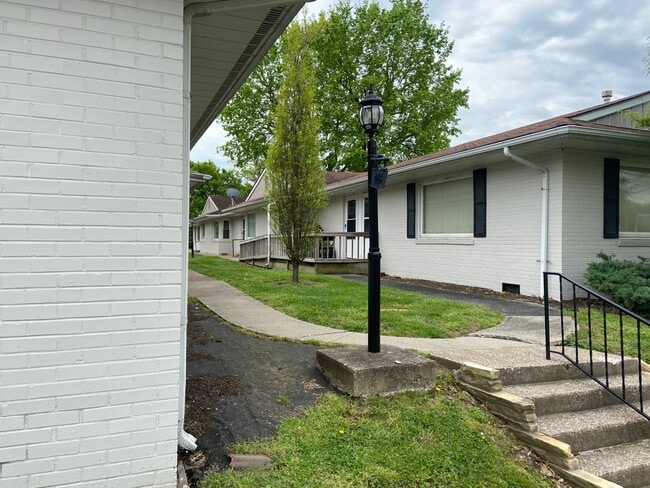 Photo - 413 W Main St Unit 01