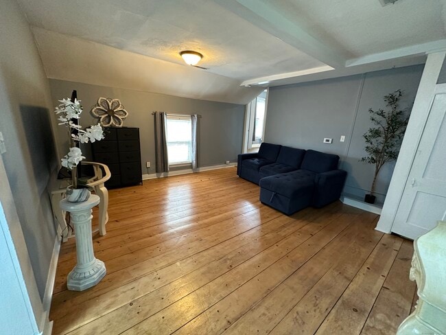 Photo - 144 Boston Post Rd