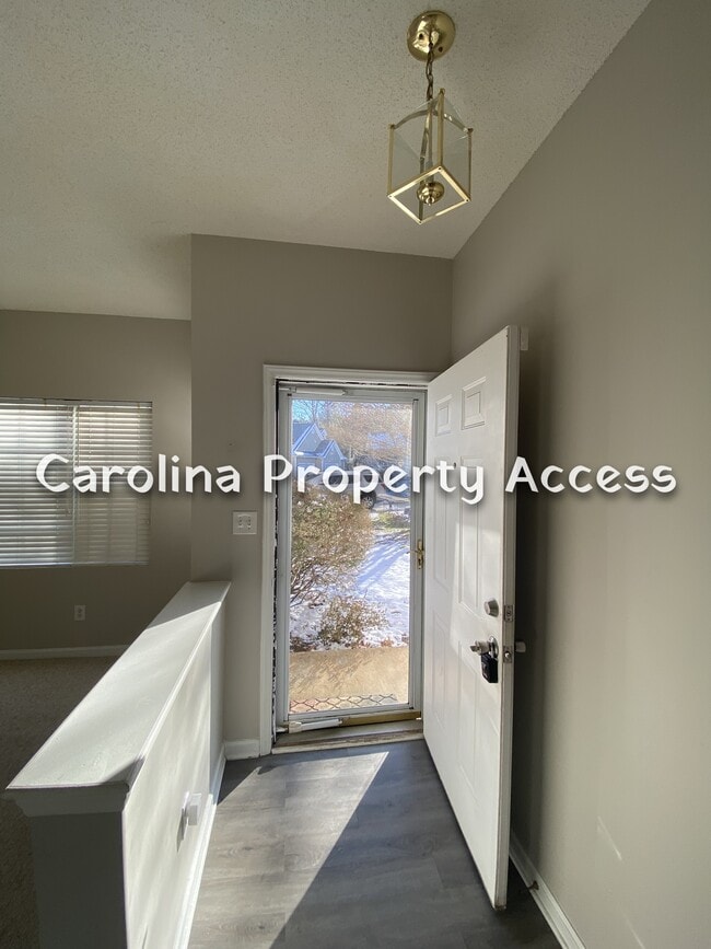 Photo - 1212 Red Ash Cir