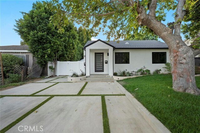 Building Photo - 5865 Tobias Ave
