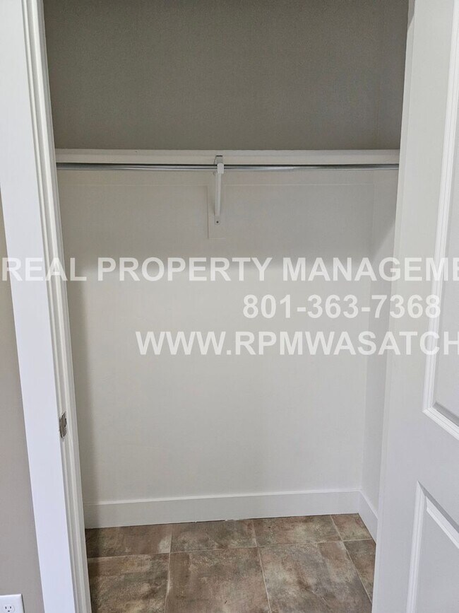 Photo - 4 Bedroom 2.5 Bath Town Home in Daybreak!