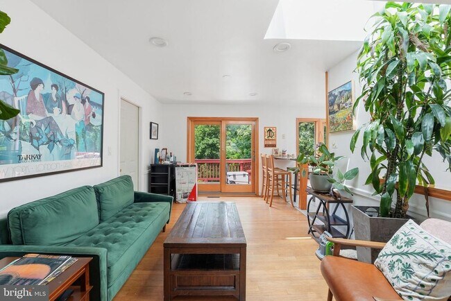 Photo - 1476 Waggaman Cir