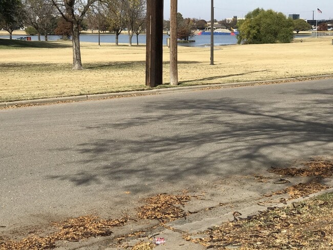 Photo - Pre Leasing for fall 2026! 3/2 in Medical District!