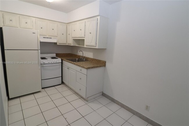 Photo - 59 NW 37th St Unit 1