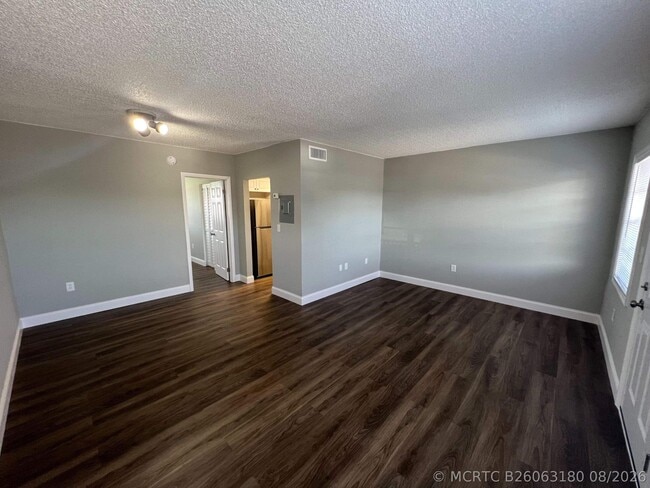 Building Photo - 2605 NW 135th St Unit 208