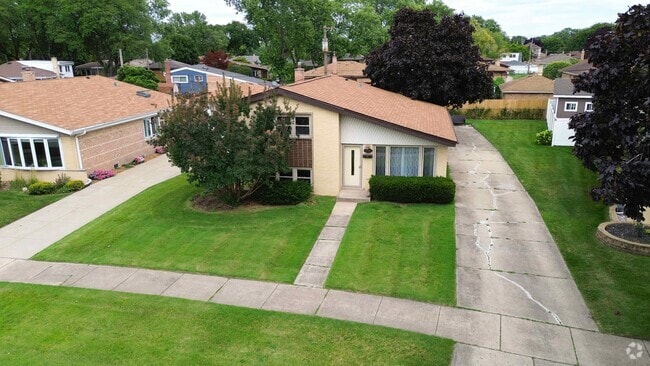 Building Photo - 10107 Lawrence Ct Rental