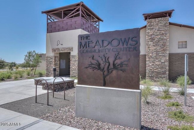 Photo - Gorgeous 5 Bed 3 Bath ++ Full SOLAR home +...