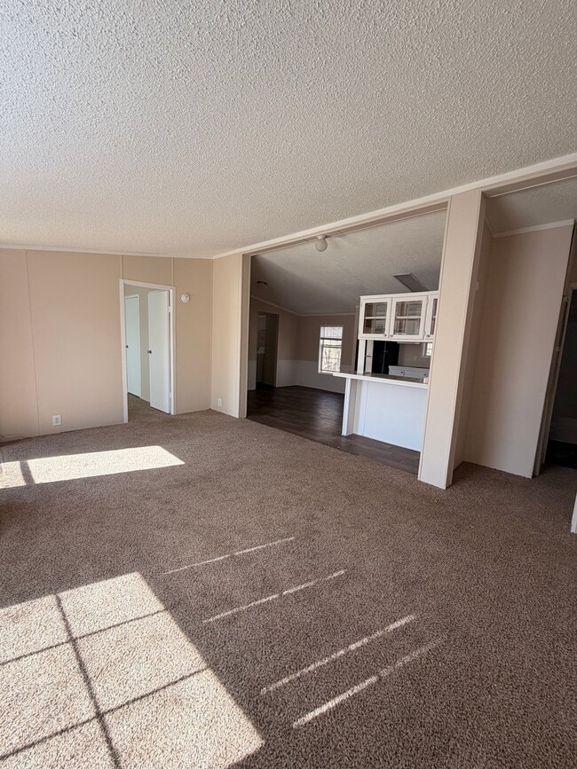 Photo - 261 Hunters Rill