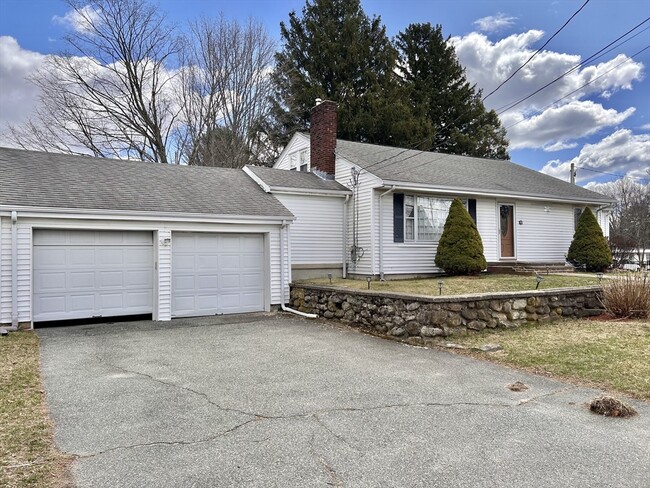 Photo - 470 Pleasant St