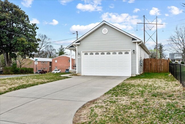 Photo - Close to Downtown Fredericksburg!