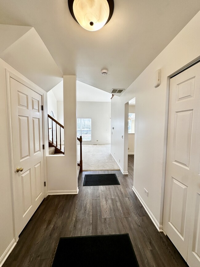 Photo - 801 N Shady Oaks Dr Townhome