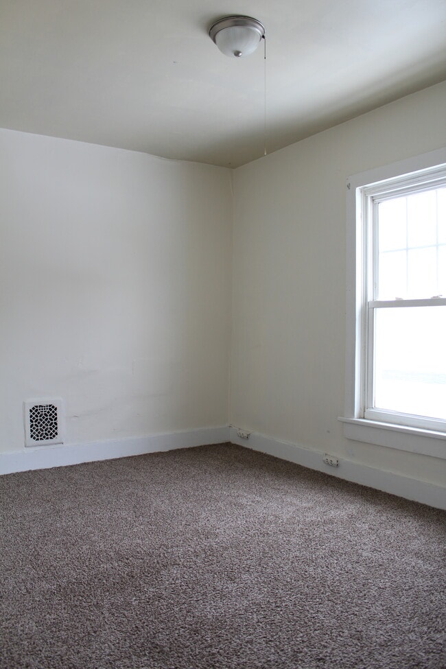 Photo - 436 Cross St Unit #438