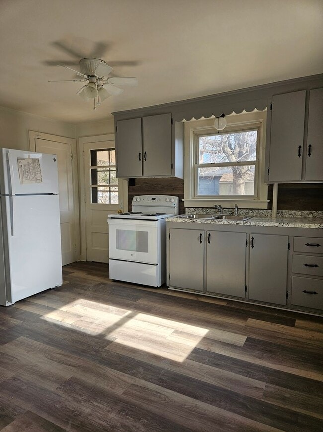 Photo - 101 N Forrest St