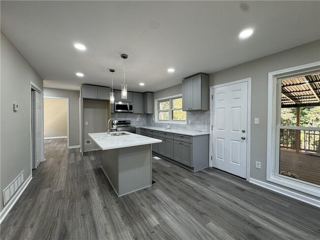 Photo - 3489 Creighton Rd SW