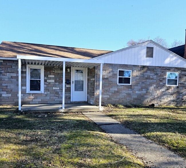 Building Photo - 605 21st St