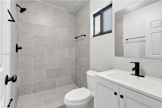 Photo - 2420 NW 6th Ct