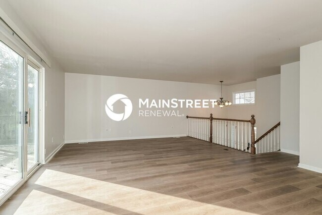 Photo - 4 Bedroom Pet-Friendly Home in BALLWIN, MO with Main Street Renewal