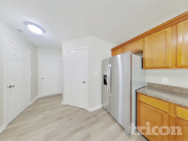 Photo - 2337 Middle View Dr