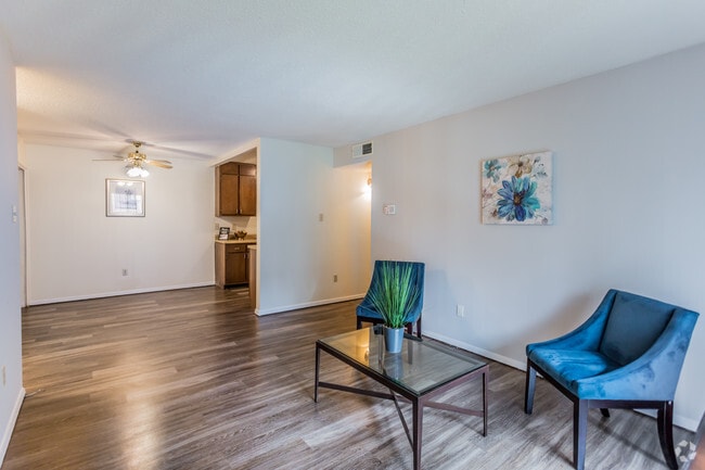 Living Room - Hickory Pointe