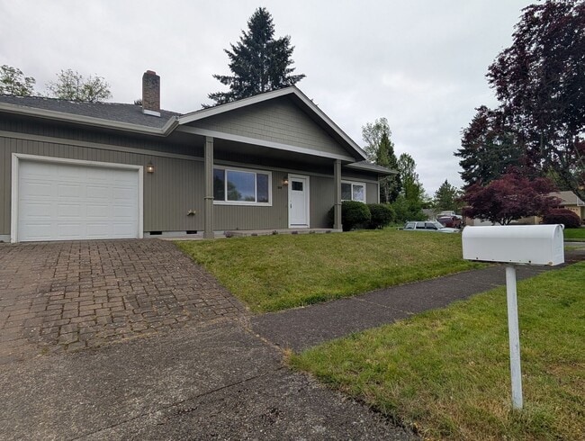 Photo - Great 2-Bed/1-Bath Near Coburg Road!