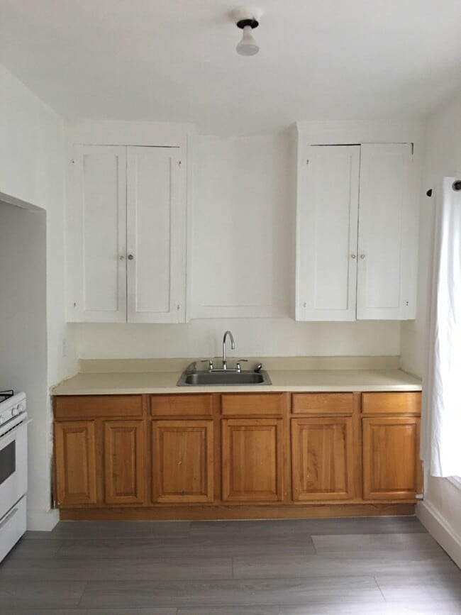 Building Photo - 489 14th St Unit 4