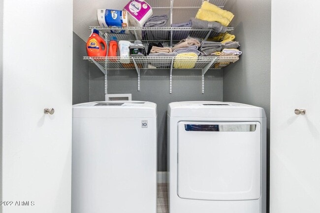 Photo - 1502 E Topeka Dr