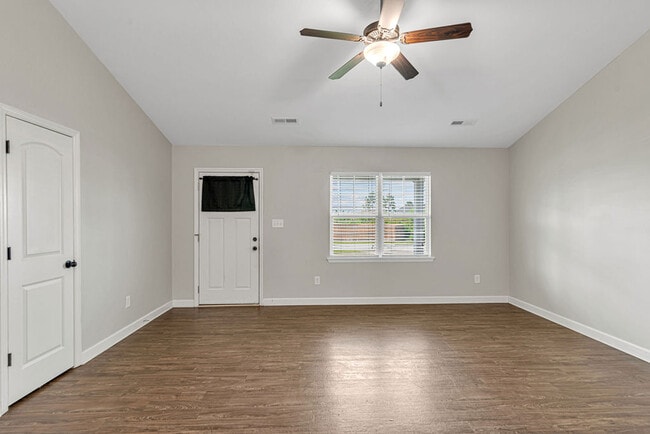 Photo - 258 Breakwater Dr