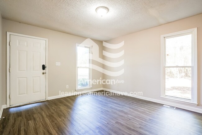 Photo - 3600 Broughton Rd