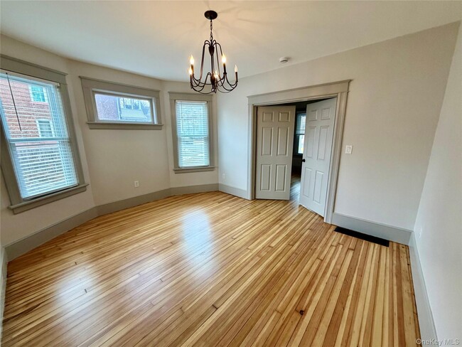 Building Photo - 11 Franklin St Unit 1E