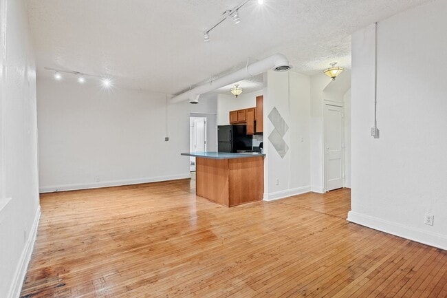 Building Photo - 5703 E Washington St Unit 23