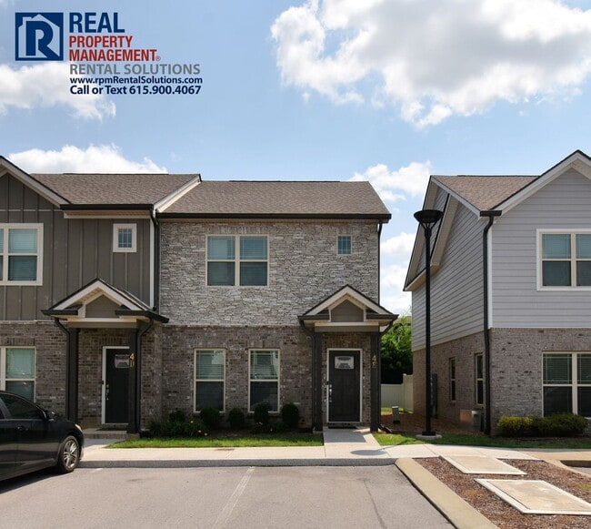 Building Photo - 555 Gresham Ln