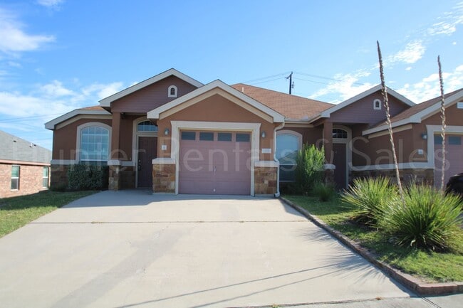 Building Photo - Luxury Duplex Close to Texas A&M-Central T... Rental