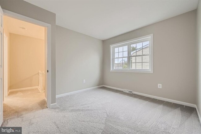 Photo - 520 Cressy Rd