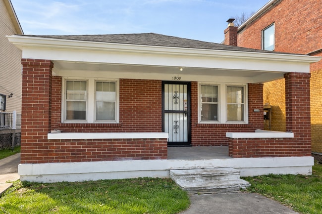 Building Photo - 1908 W Market St Unit 1