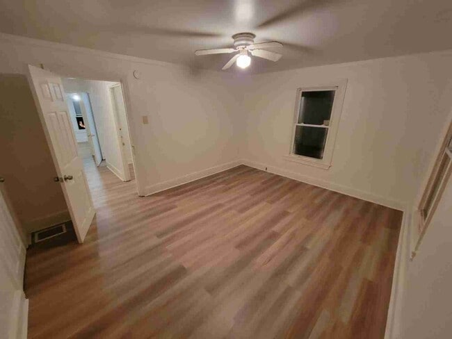 Photo - 324 S 4th St