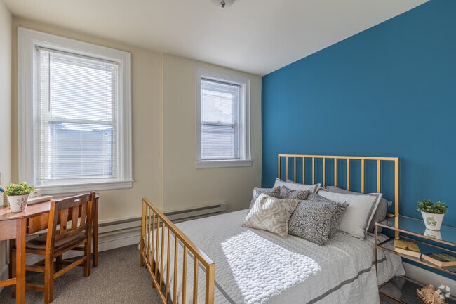 1 BR, 1 BA - 750SF - Bedroom