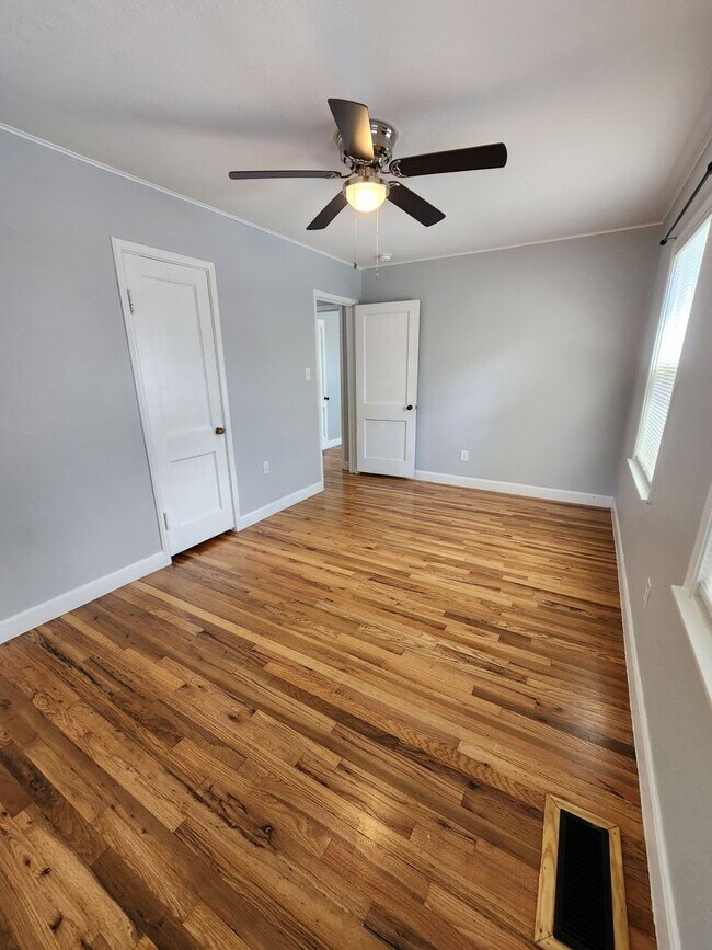 Photo - 3/1 Charmer in West Lampasas House