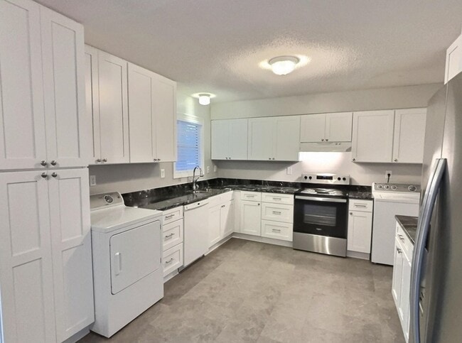 955 Poplar Leaf Rd