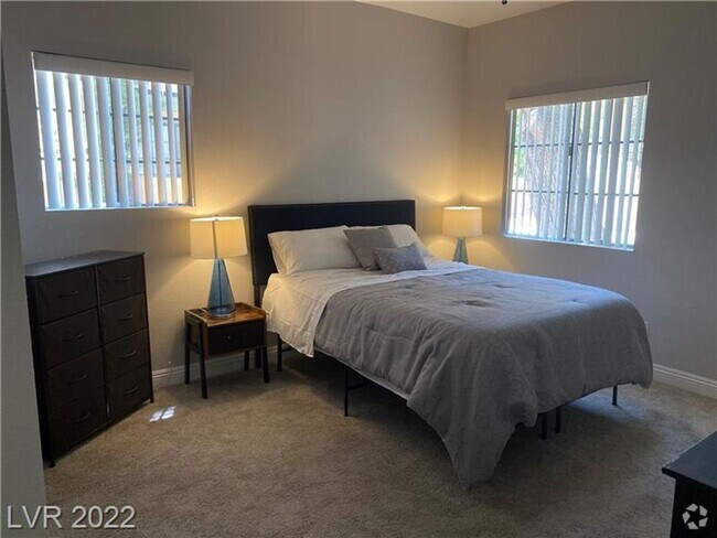 Building Photo - FURNISHED 2 BED 2 BATH NEAR LAS VEGAS STRI... Rental