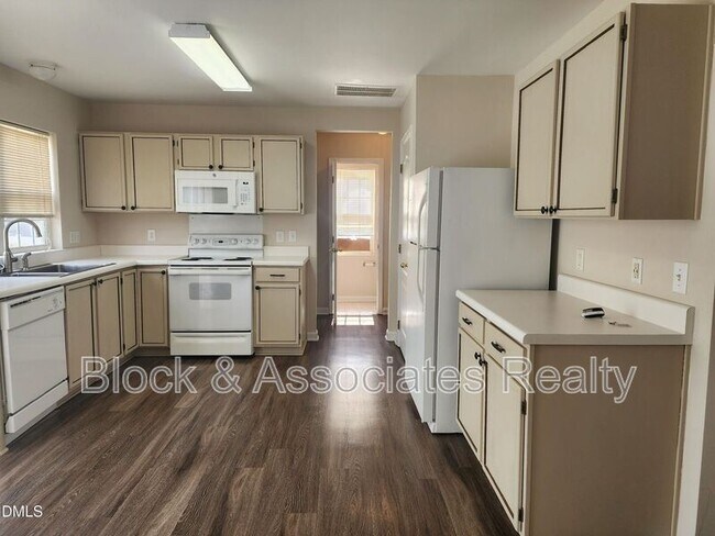 Photo - 4820 Loganshire Ln