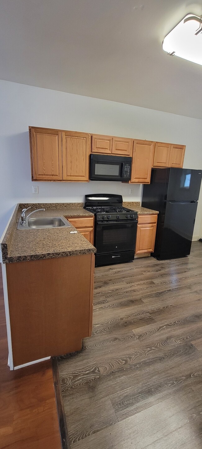 Photo - 2415 N Douglas St