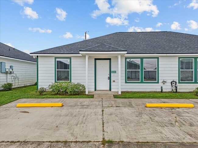 Building Photo - 2135 Aruba Calle