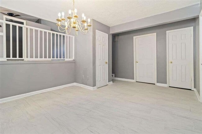 Photo - 6925 Cainwood Dr