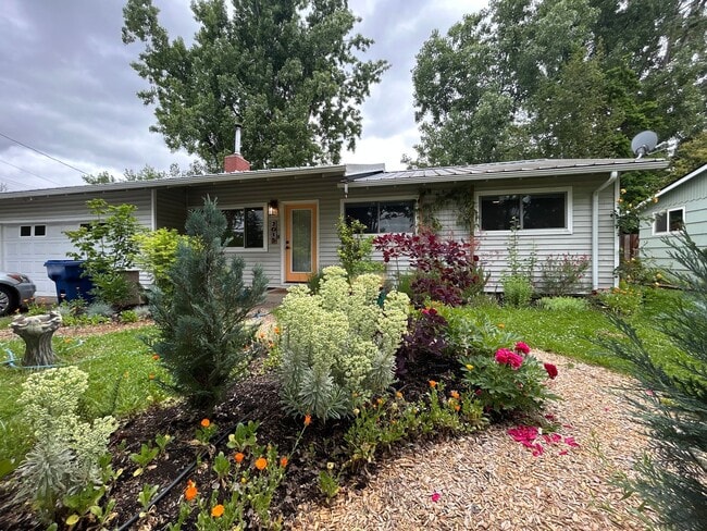 Photo - 3 Bedroom single level home w/garage AND free landscaping