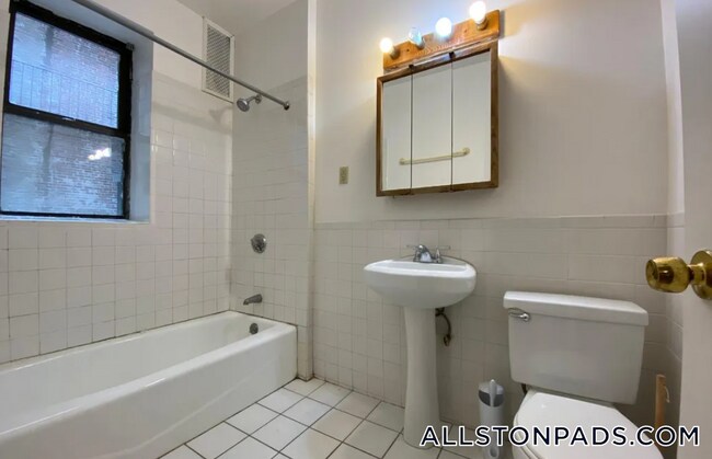 Photo - 1254 Commonwealth Ave Unidad 4